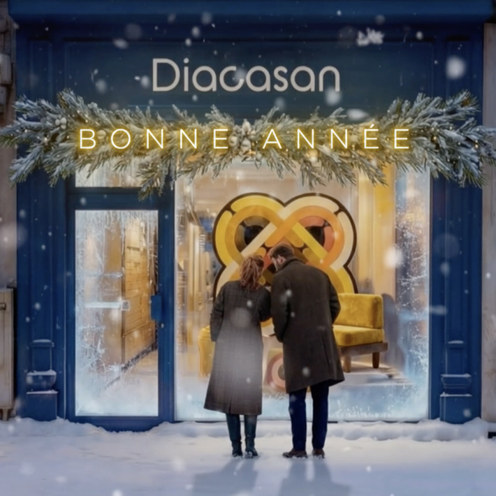 Couple devant vitrine showroom rue du Bac