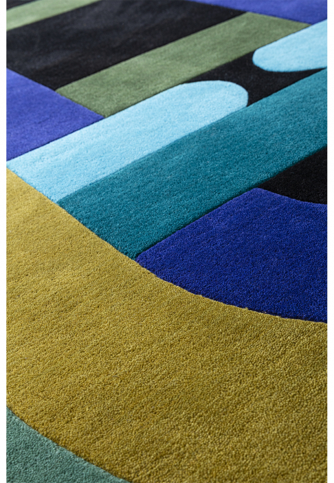 RUG-MINOTOR-NEF-EMERAUDE_detail1.jpg Rug with geometric lines, nef shape, close-up