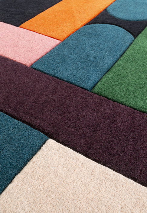 Rug with geometric lines, nef shape, close-up