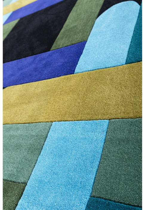 TAPIS-MINOTOR-NEF-EMERAUDE_detail2.jpg Tapis nef à lignes géométriques, détail gros plan