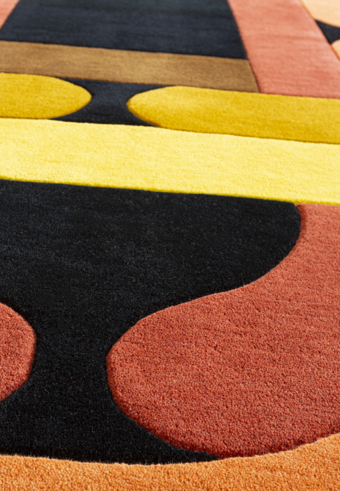 TAPIS-MINOTOR-NEF-AMBRE-detail3.jpg Tapis nef à lignes géométriques, détail gros plan