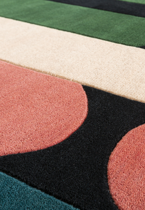 TAPIS-MINOTOR-OBLONG-TOURMALINE-detail2.jpg Tapis oblong à lignes géométriques, détail gros plan