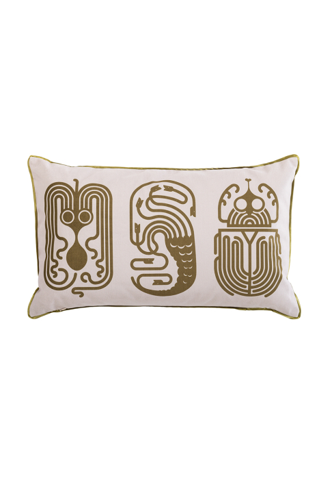 COUSSIN_BESTIAIRE_TRIBUS_antique_3.jpg Rectangular cushion with 3 creatures pattern