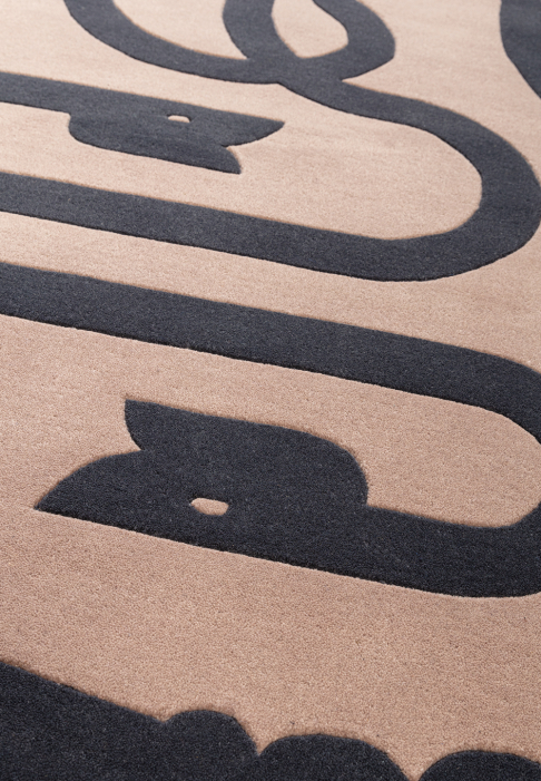 TAPIS_BESTIAIRE_HYDRE_nacre_detail2.jpg Oblong Rug with Hydra pattern - detail