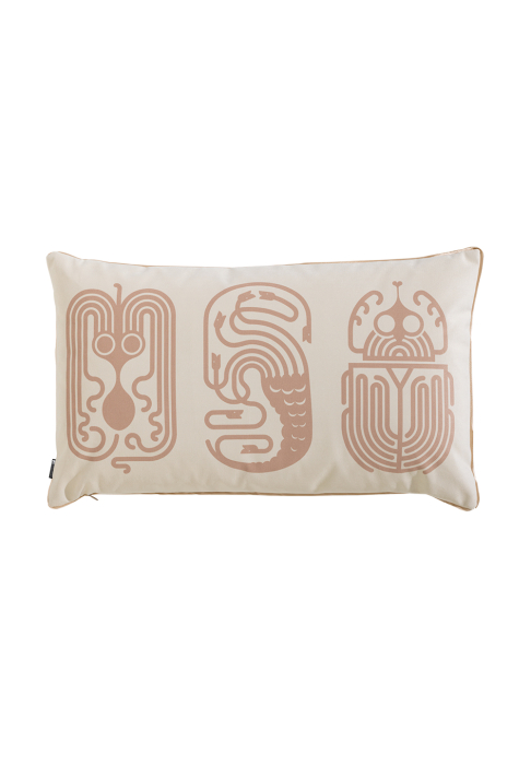 COUSSIN_BESTIAIRE_TRIBUS_camee_3.jpg Rectangular cushion with 3 creatures pattern