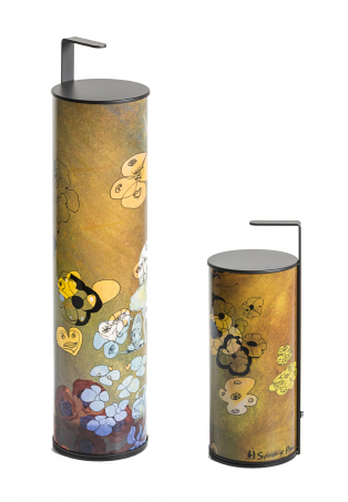 2 lanterns: 1 small and 1 tall - same design